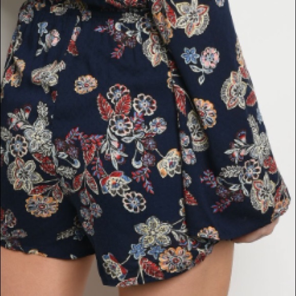 Navy bell sleeve cold shoulder floral romper - Picture 6 of 6